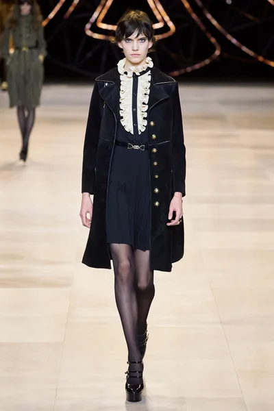 Look 14